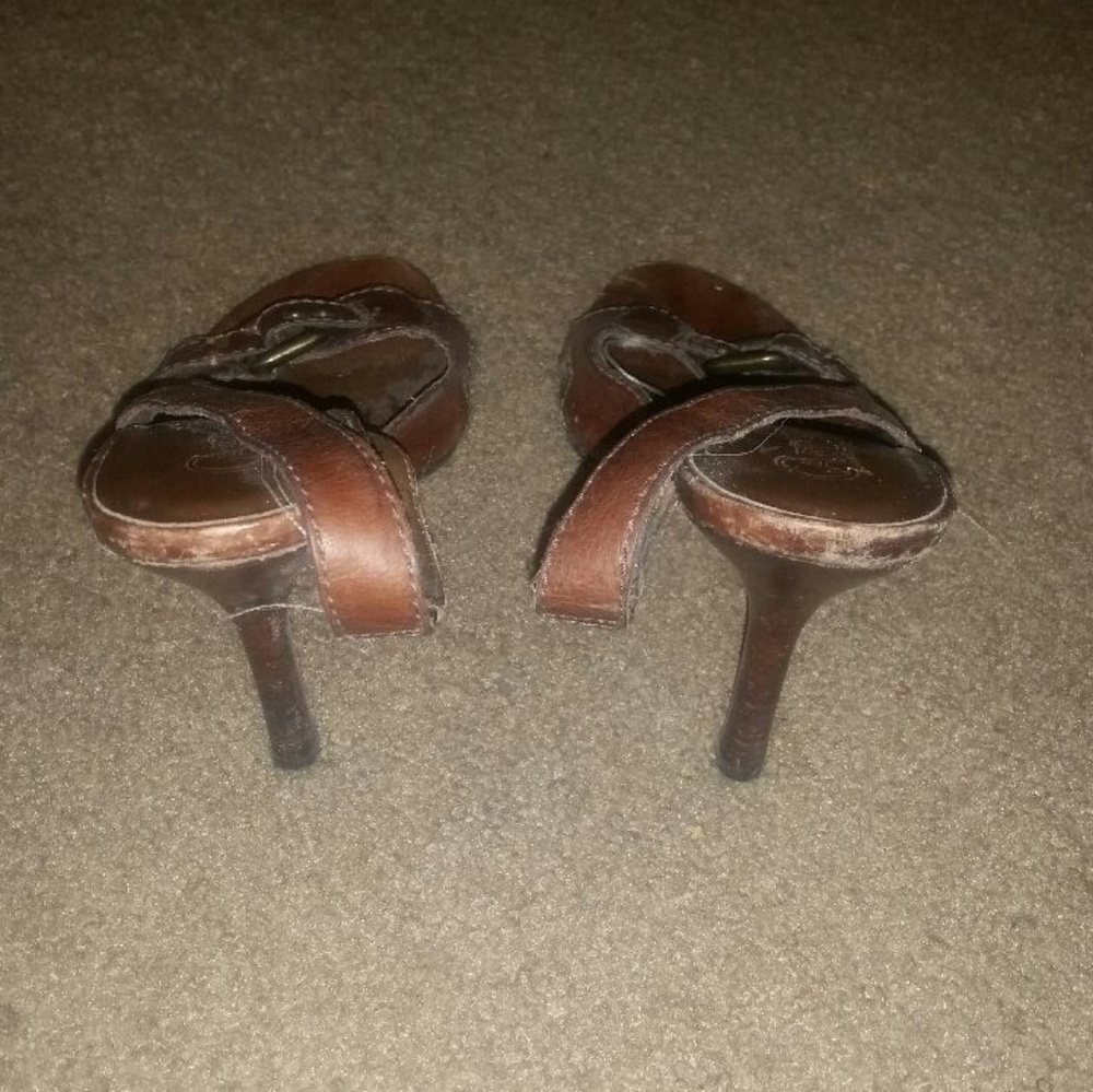 Heels - Picture 3 of 3